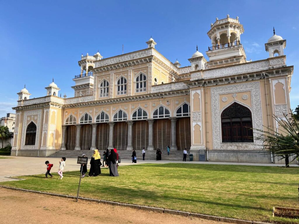solo-places-to-visit-in-hyderabad-Chowmahalla-Palace